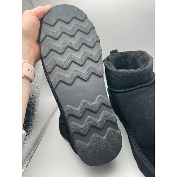 CUSHIONAIRE Women's COZY Genuine Suede pull on platform boot, Black 10 - Picture 6 of 6